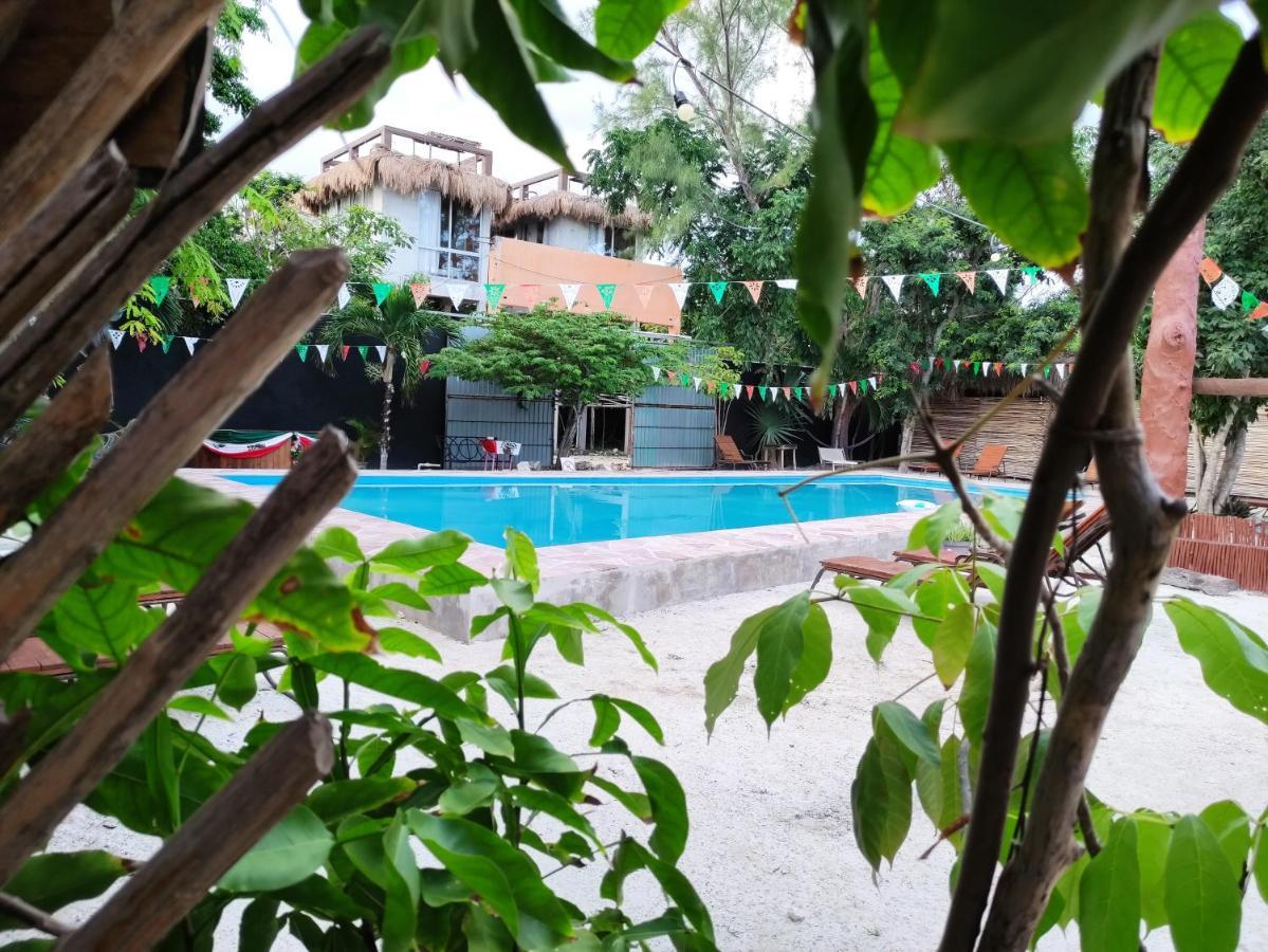 The All Inclusive Hostel - Food, Drinks And Transportation To The Beach And Cenotes トゥルム エクステリア 写真