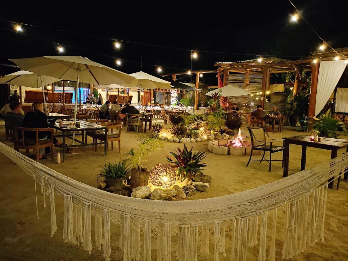 The All Inclusive Hostel - Food, Drinks And Transportation To The Beach And Cenotes トゥルム エクステリア 写真