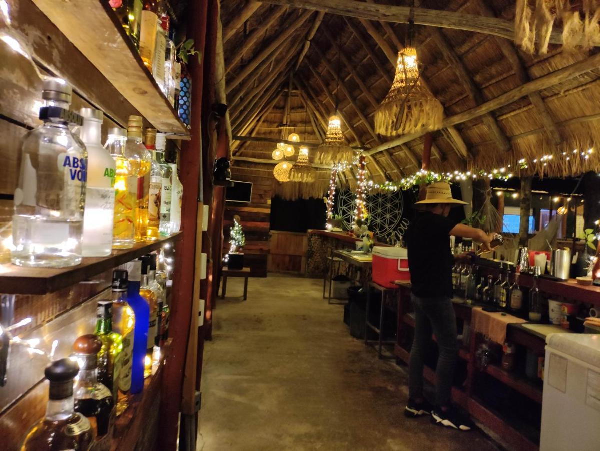The All Inclusive Hostel - Food, Drinks And Transportation To The Beach And Cenotes トゥルム エクステリア 写真