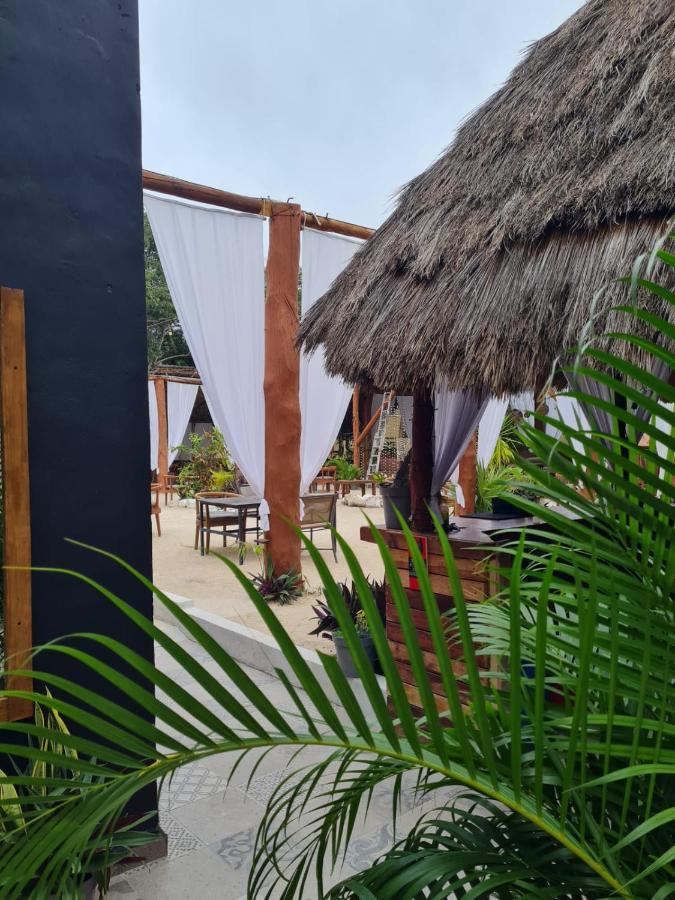 The All Inclusive Hostel - Food, Drinks And Transportation To The Beach And Cenotes トゥルム エクステリア 写真
