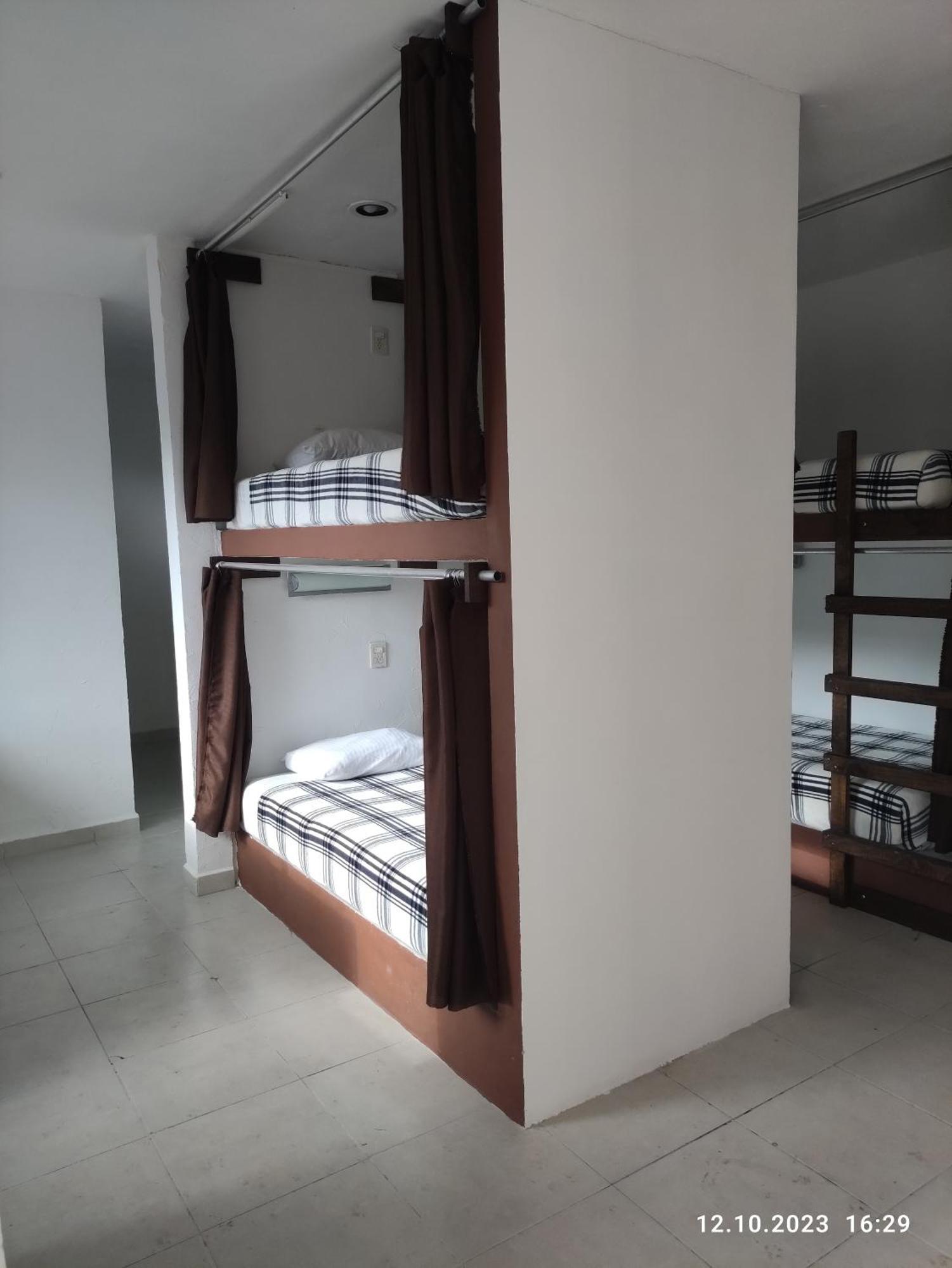 The All Inclusive Hostel - Food, Drinks And Transportation To The Beach And Cenotes トゥルム エクステリア 写真