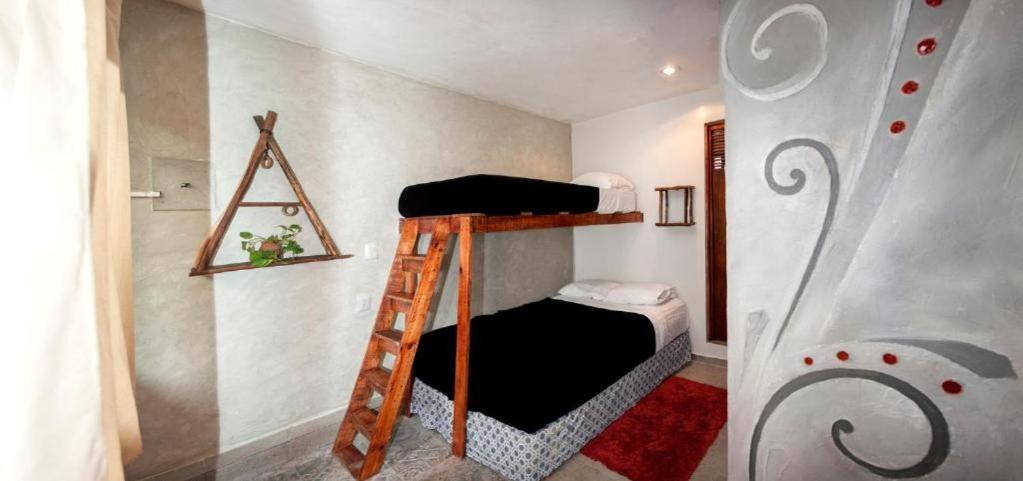 The All Inclusive Hostel - Food, Drinks And Transportation To The Beach And Cenotes トゥルム 部屋 写真